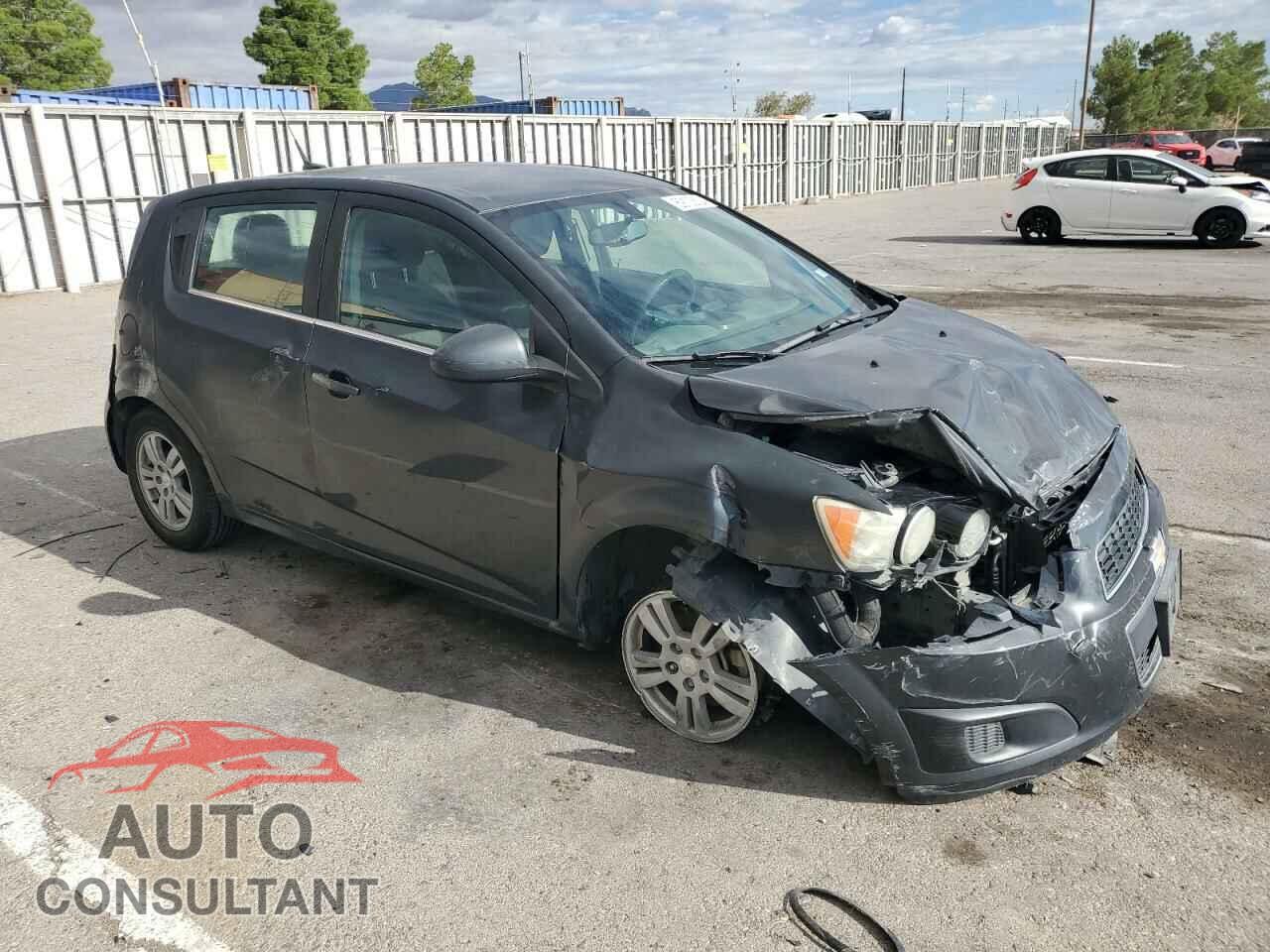 CHEVROLET SONIC 2014 - 1G1JC6SH3E4238564