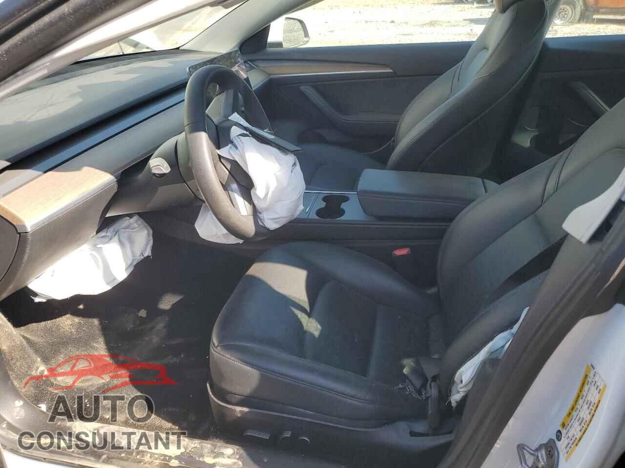 TESLA MODEL 3 2021 - 5YJ3E1EA5MF045951