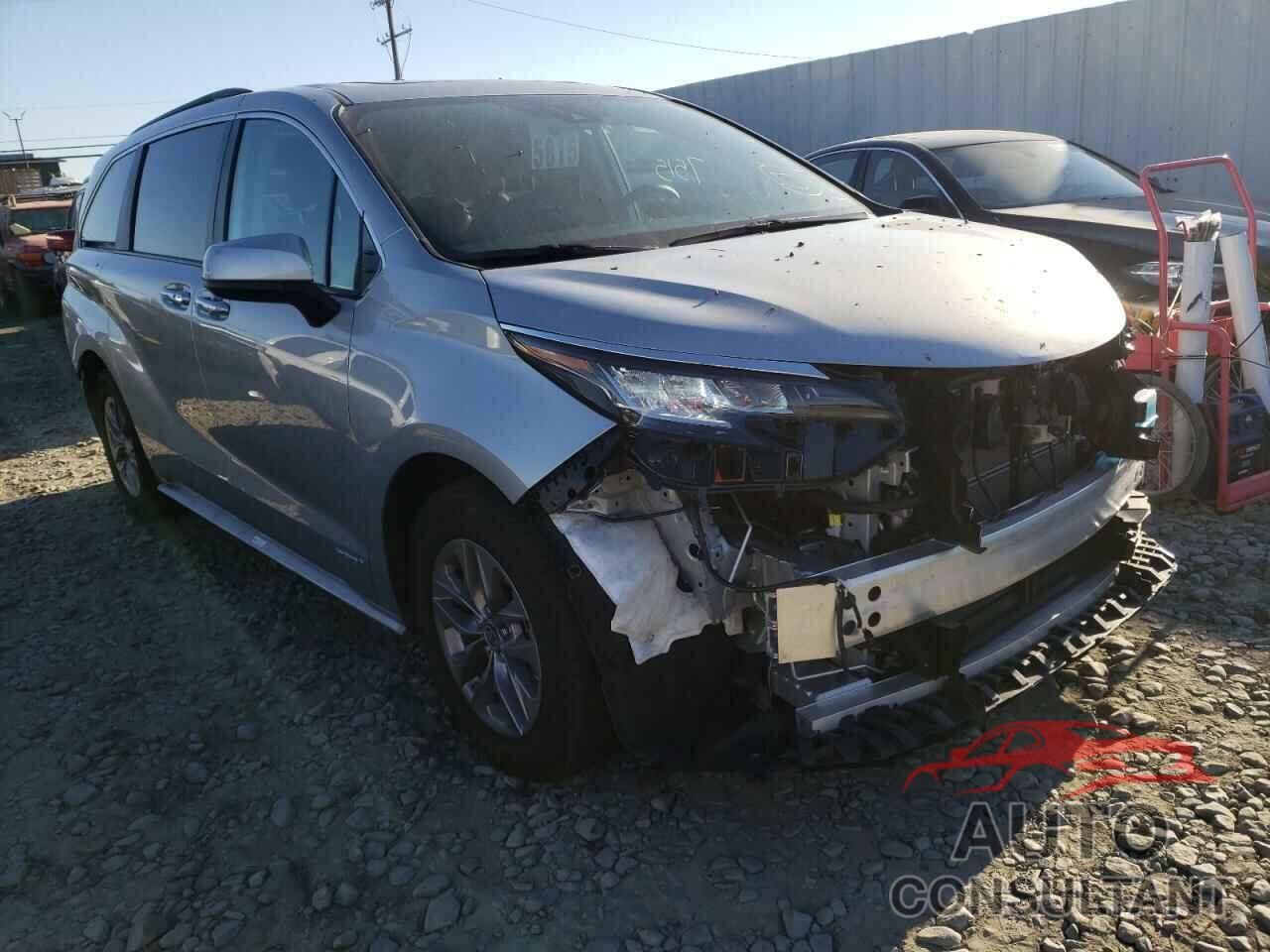 TOYOTA SIENNA 2021 - 5TDJRKEC6MS024282