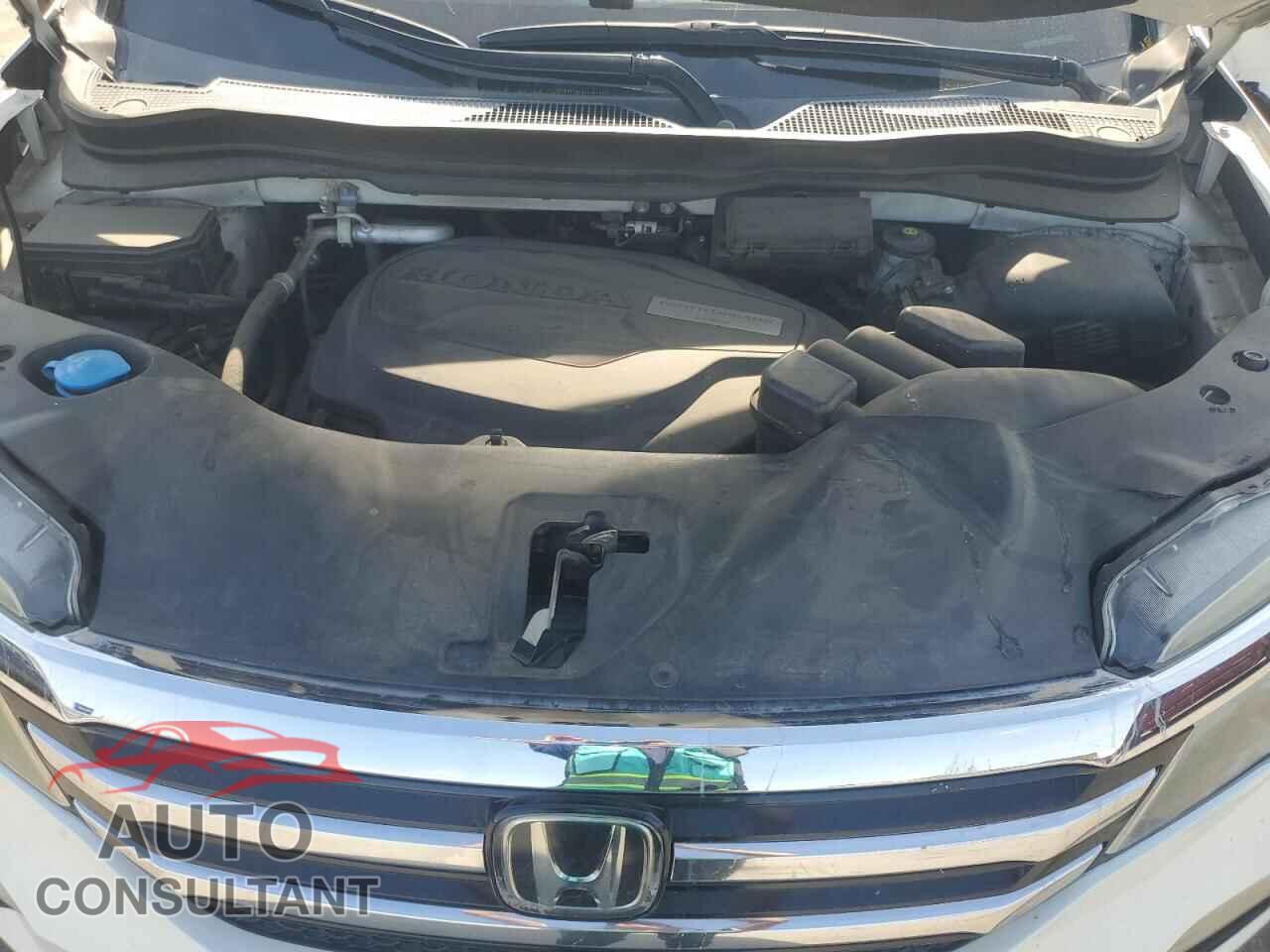 HONDA PILOT 2017 - 5FNYF5H99HB033643