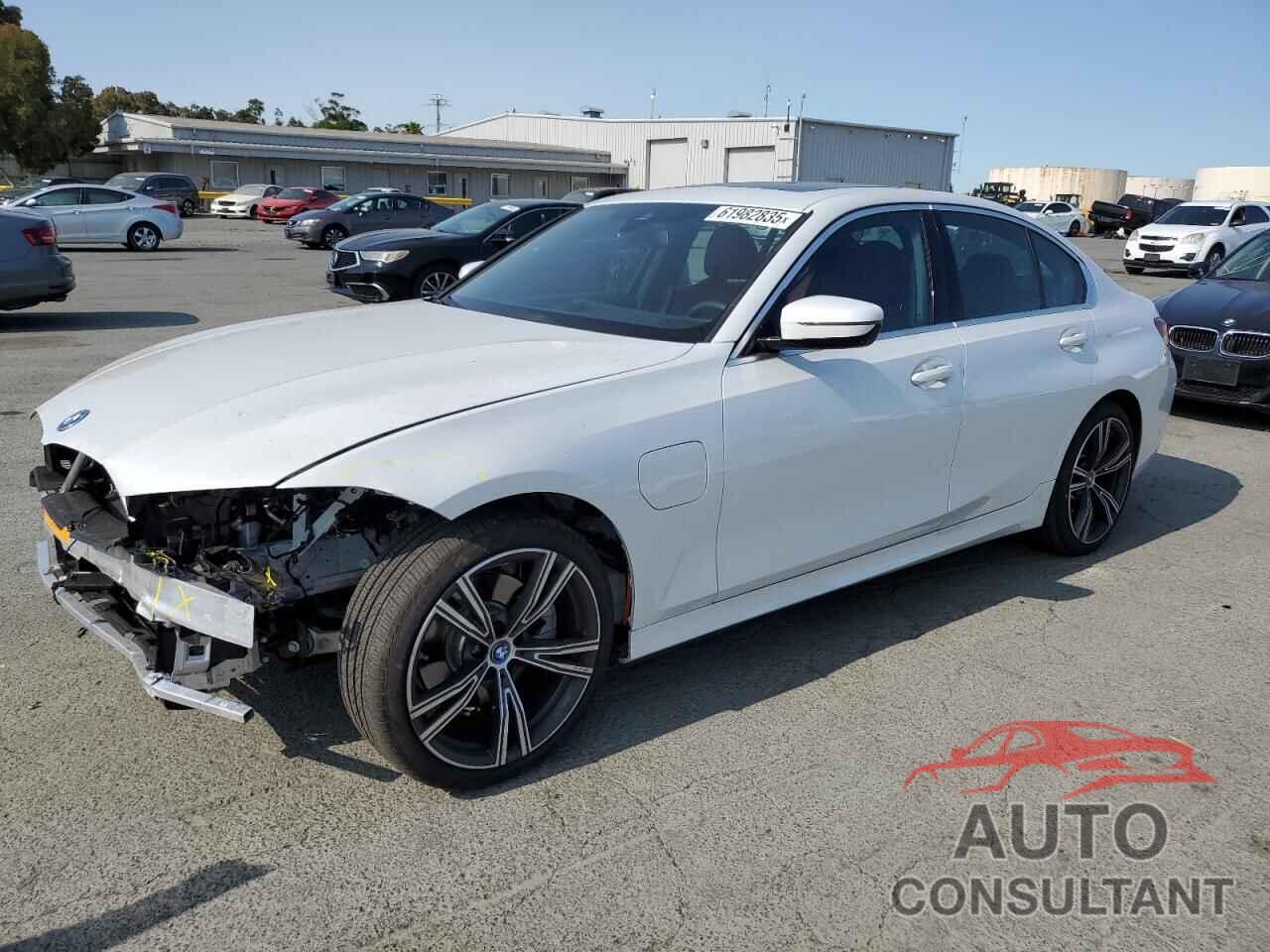 BMW 3 SERIES 2024 - 3MW39FF09R8E85221