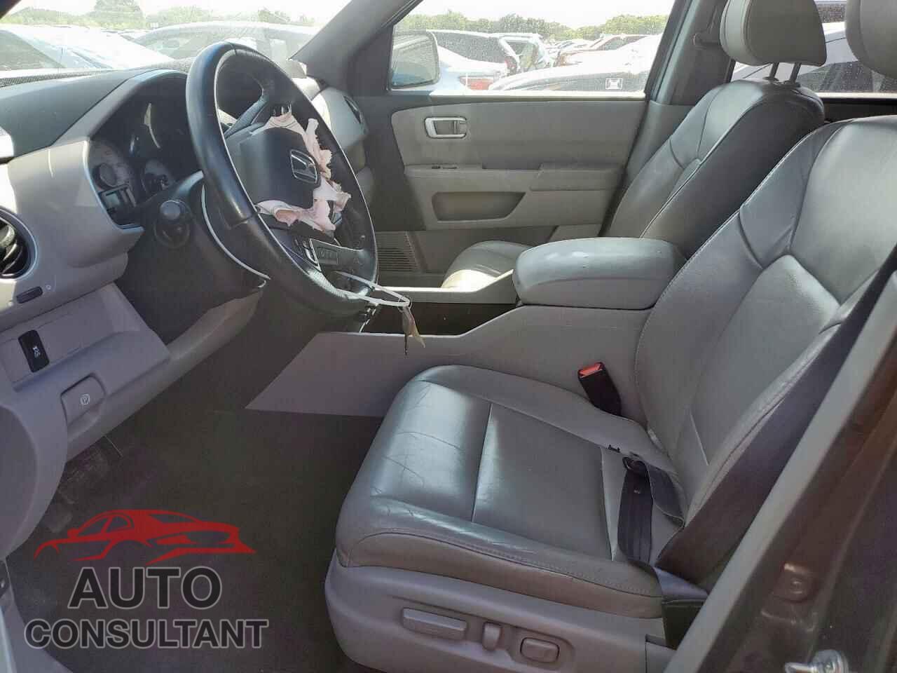 HONDA PILOT 2012 - 5FNYF3H6XCB010486
