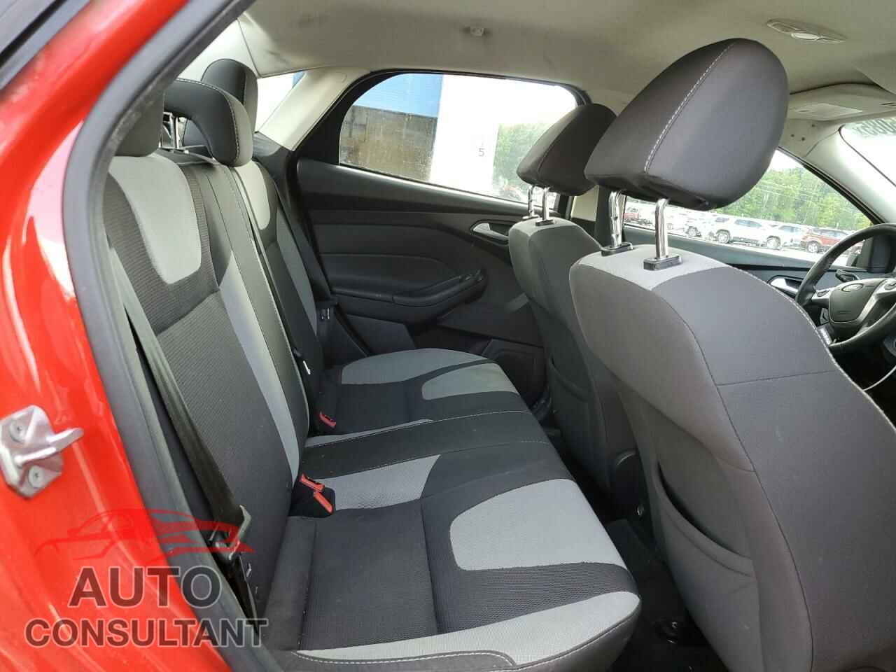 FORD FOCUS 2014 - 1FADP3F26EL269669