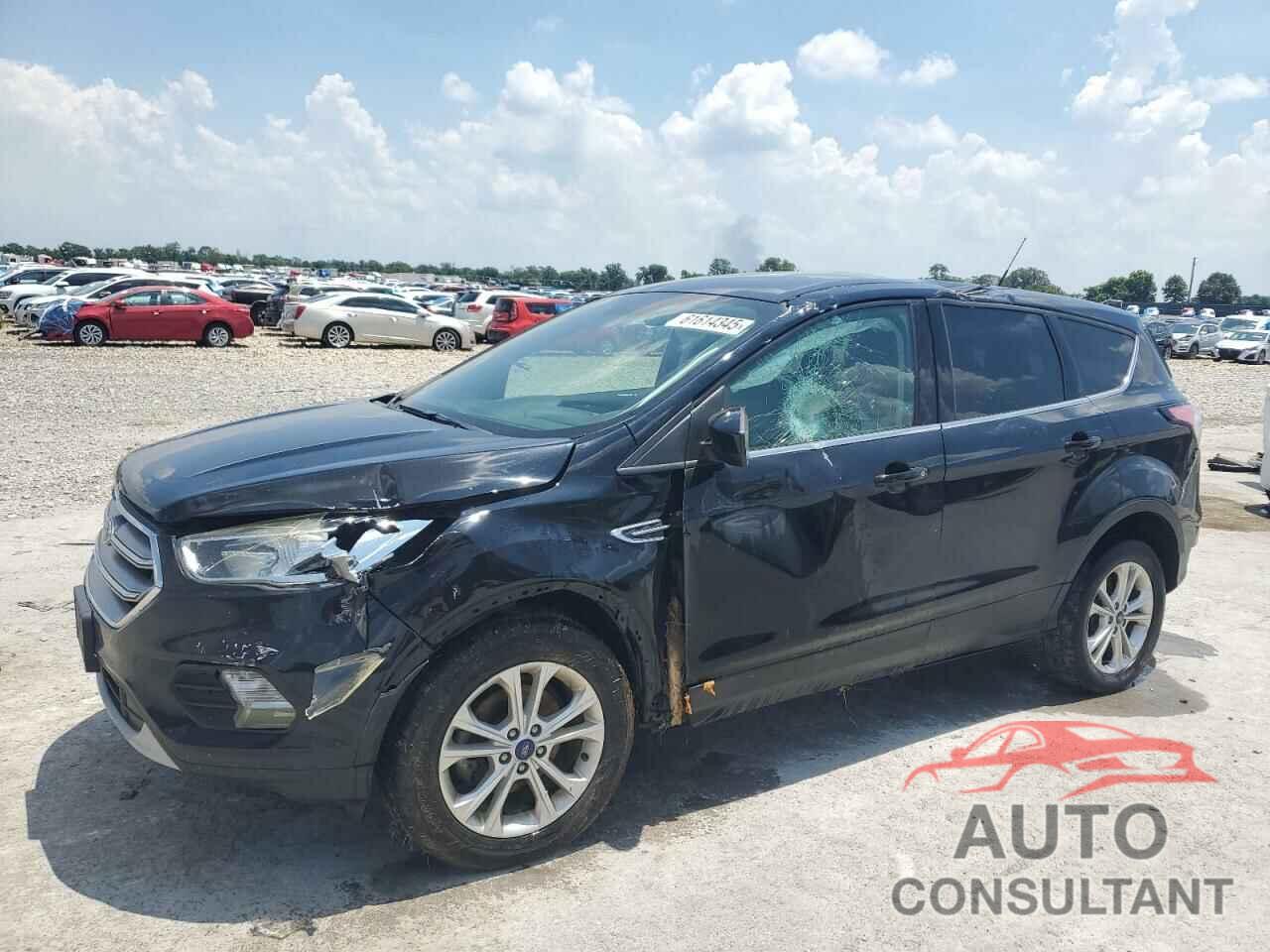 FORD ESCAPE 2017 - 1FMCU0GD4HUC61772