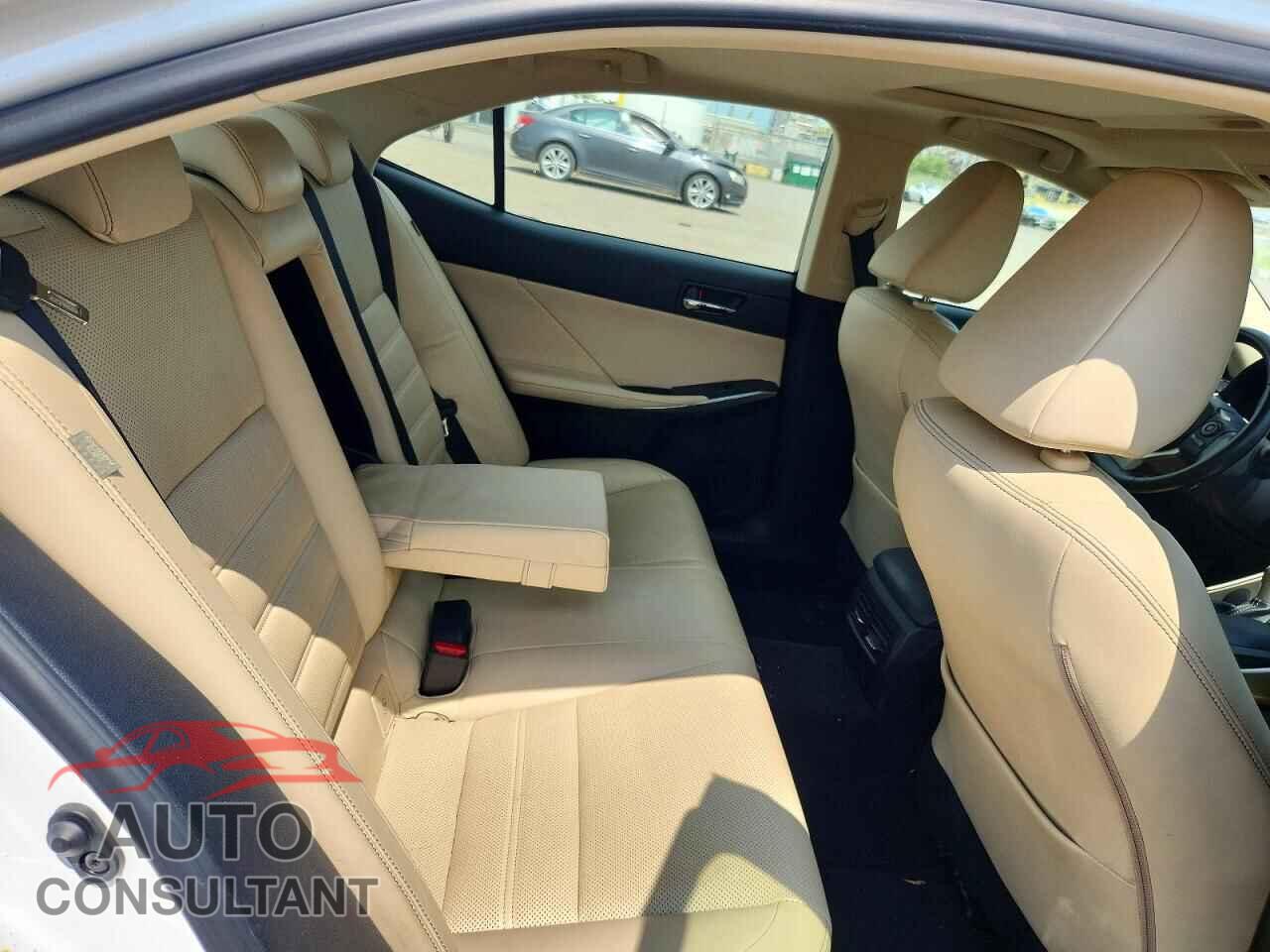 LEXUS IS 2014 - JTHCE1D28E5000899