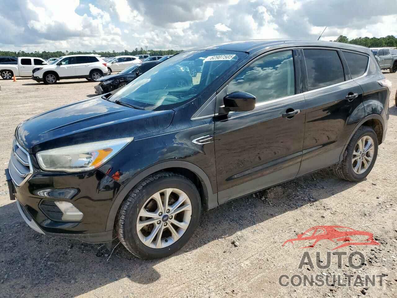 FORD ESCAPE 2017 - 1FMCU0GD2HUA81254