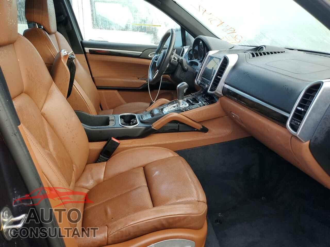 PORSCHE CAYENNE 2017 - WP1AE2A25HLA75450