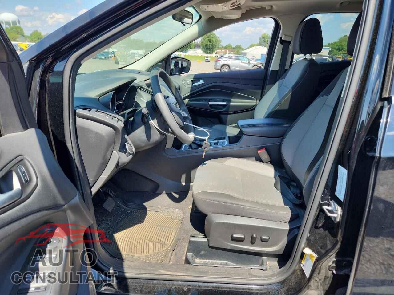 FORD ESCAPE 2017 - 1FMCU9GD4HUC41333