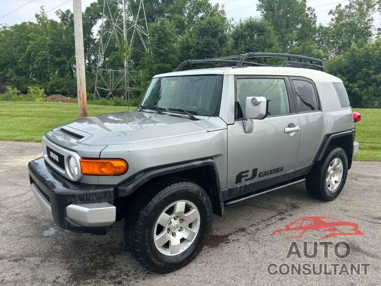 TOYOTA FJ CRUISER 2010 - JTEBU4BF4AK098411
