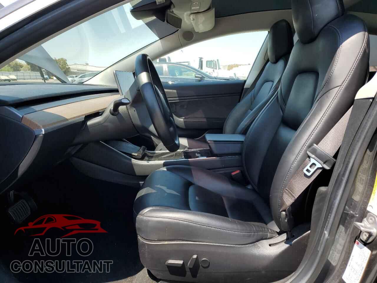 TESLA MODEL 3 2018 - 5YJ3E1EA1JF033887