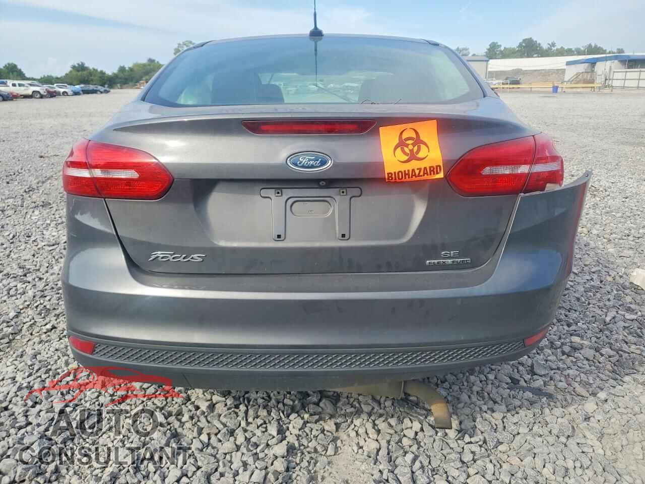 FORD FOCUS 2015 - 1FADP3F22FL239604