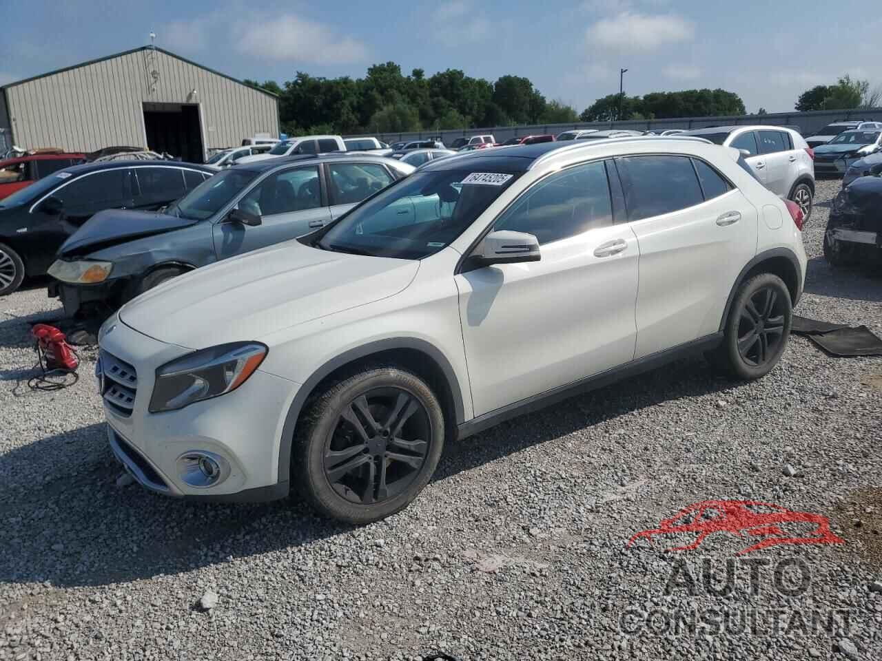 MERCEDES-BENZ GLA-CLASS 2018 - WDCTG4EB8JJ440273