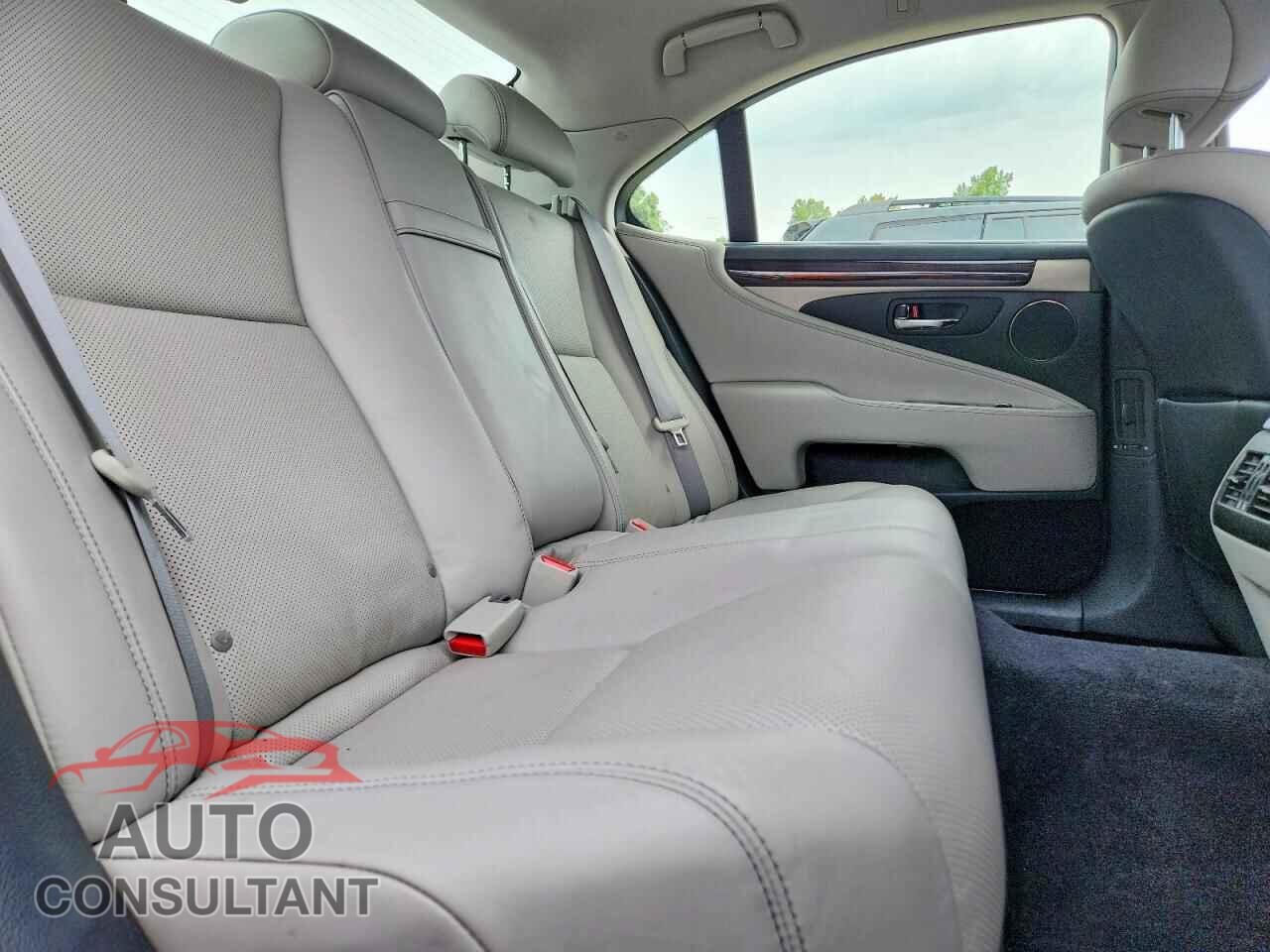 LEXUS LS460 2015 - JTHCL5EF9F5025343