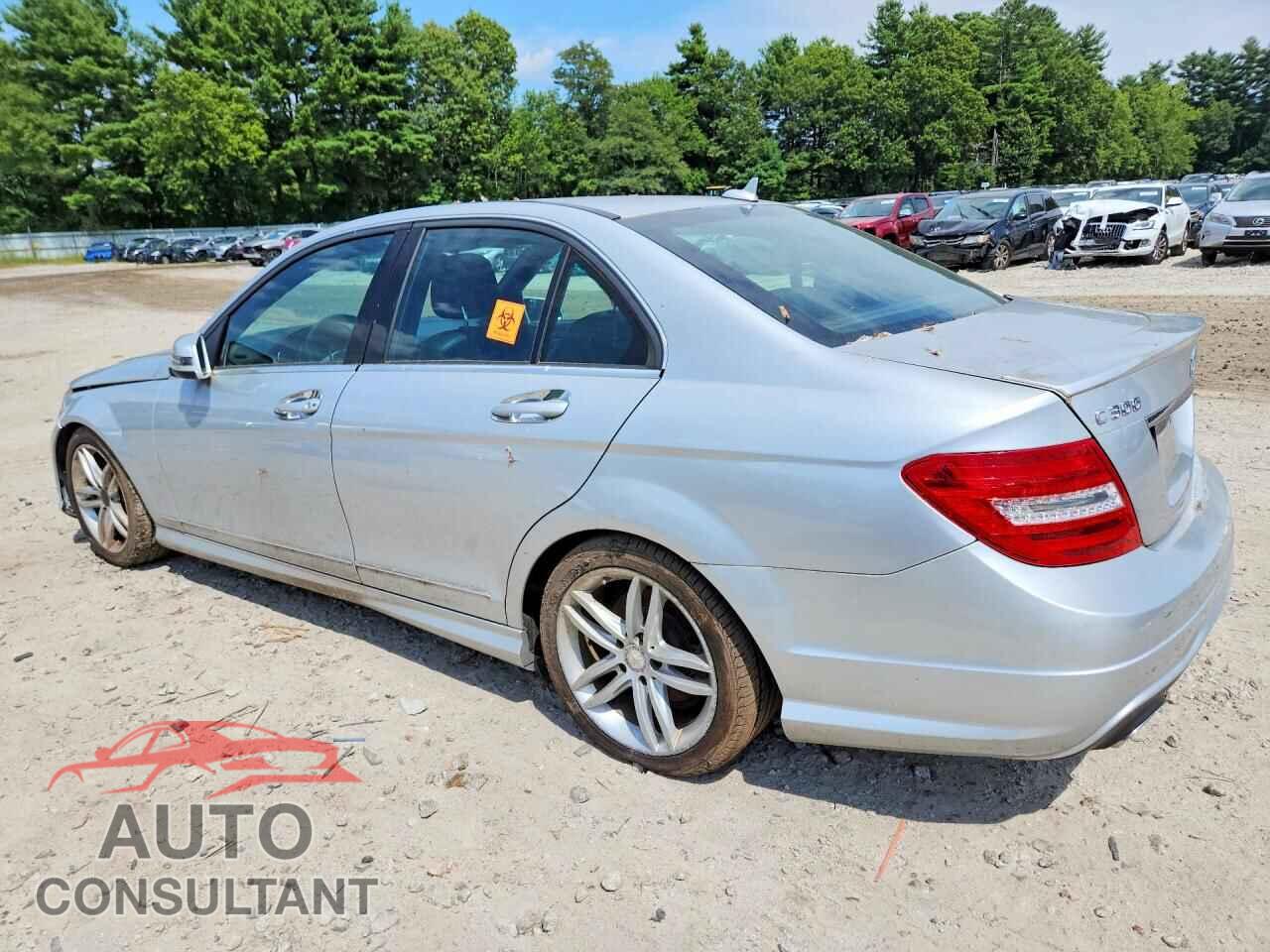 MERCEDES-BENZ C-CLASS 2012 - WDDGF8BB3CA712145