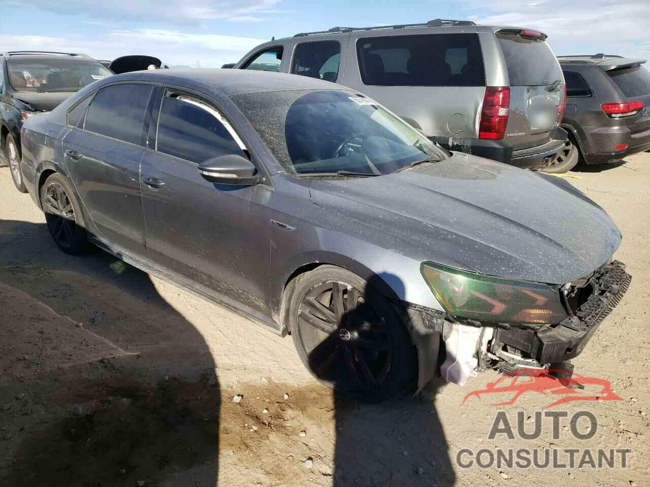 VOLKSWAGEN PASSAT 2018 - 1VWAA7A33JC032165