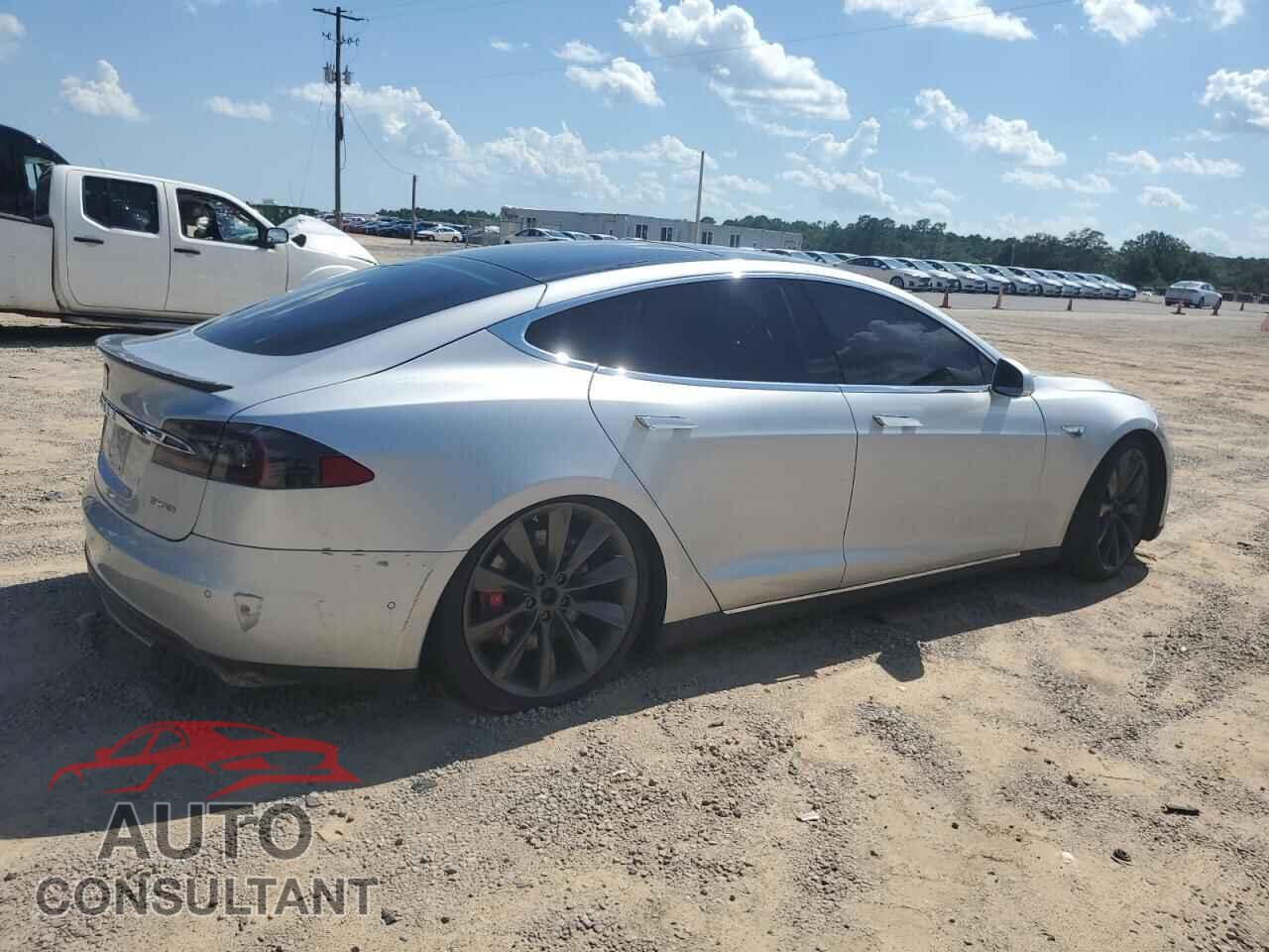 TESLA MODEL S 2014 - 5YJSA1H24EFP62404