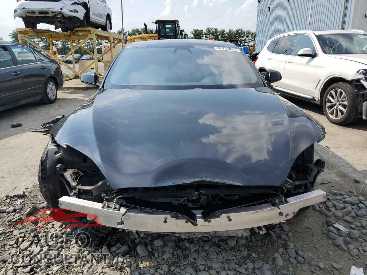 TESLA MODEL S 2021 - 5YJSA1E58MF439552