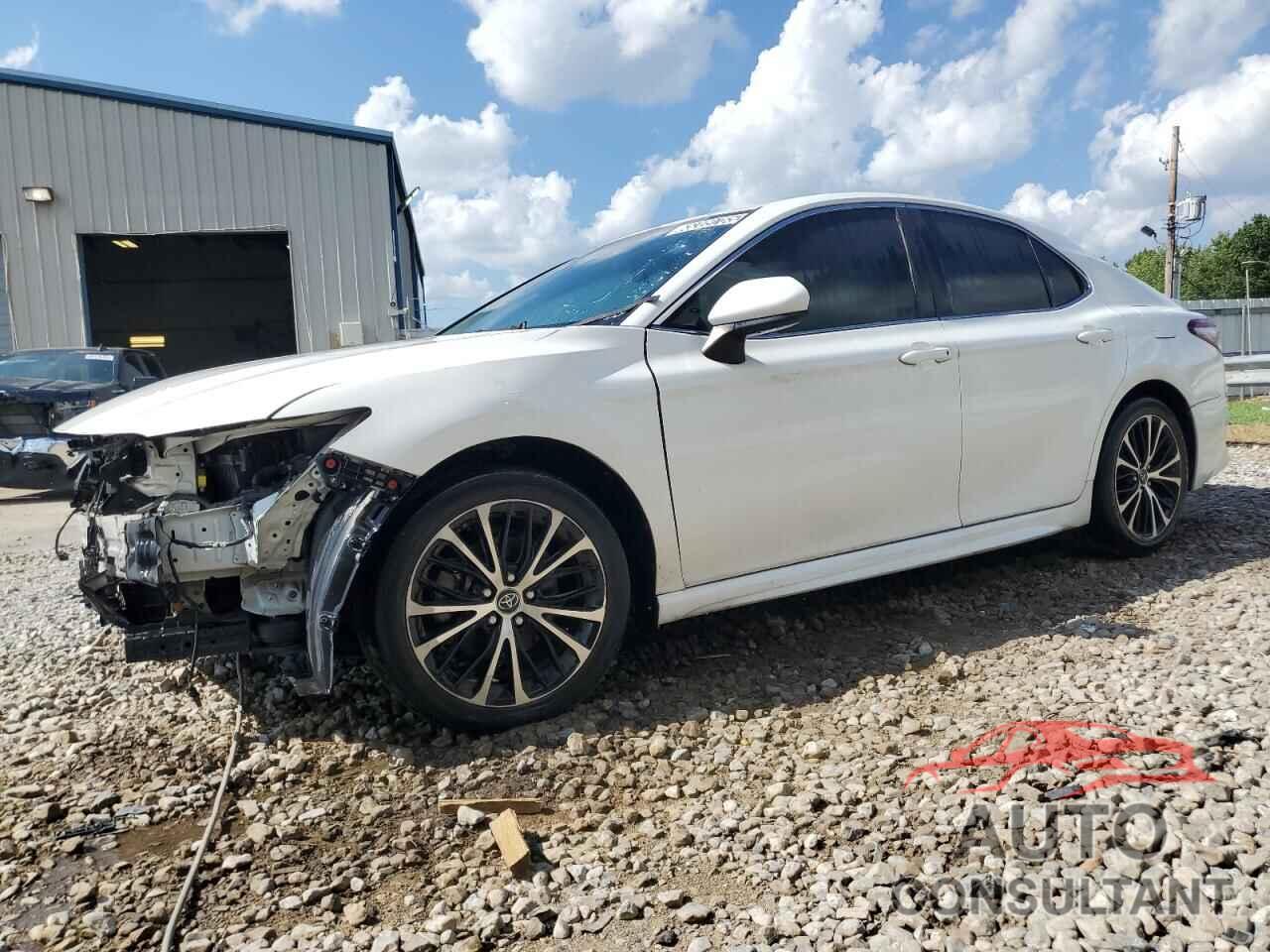 TOYOTA CAMRY 2018 - 4T1B11HK2JU595716