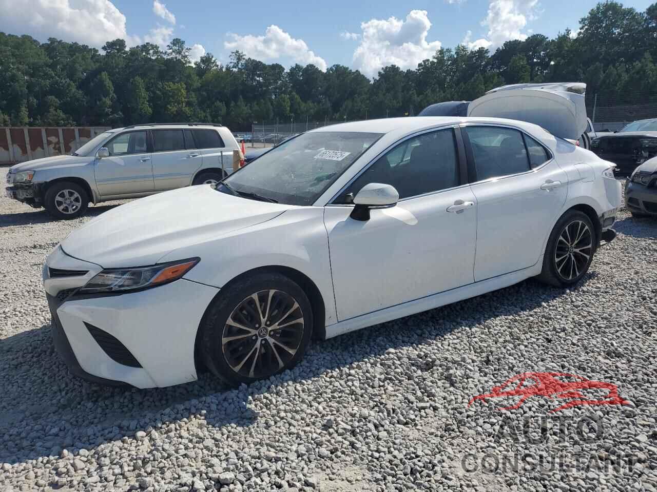 TOYOTA CAMRY 2018 - 4T1B11HK5JU143291