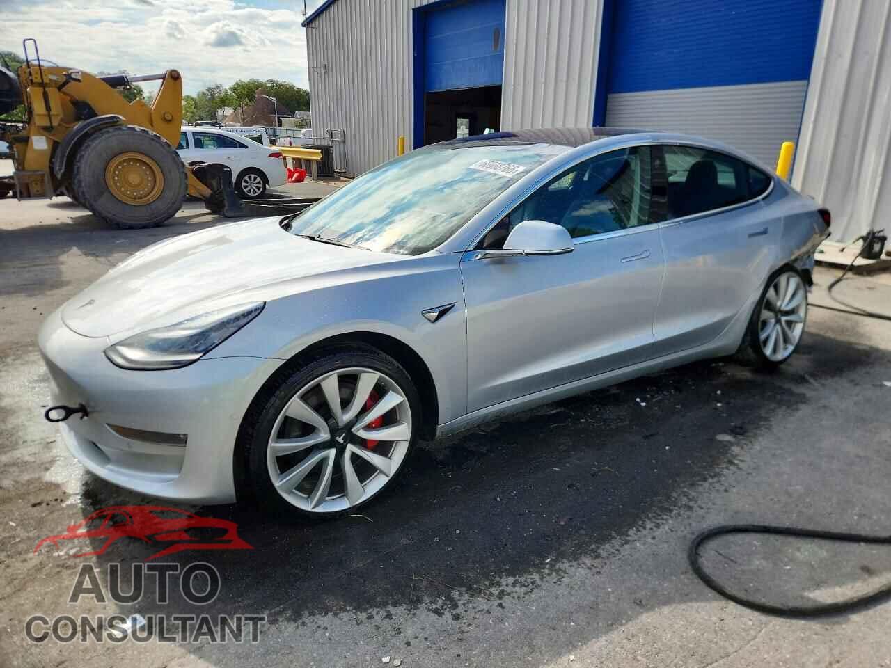 TESLA MODEL 3 2018 - 5YJ3E1EB5JF083393