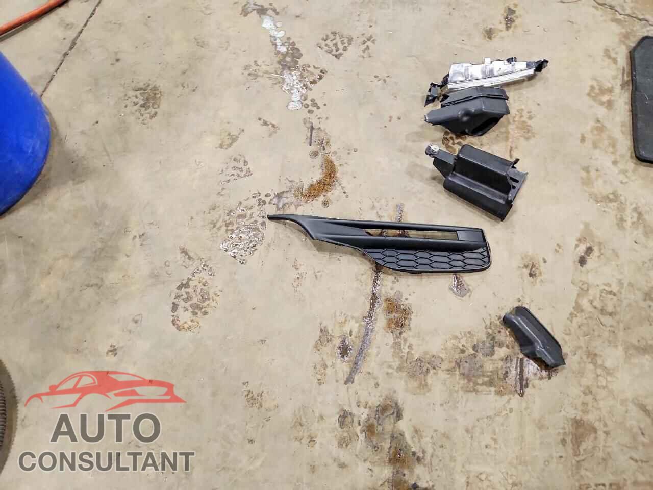 HONDA ACCORD 2017 - 1HGCR2F68HA043597