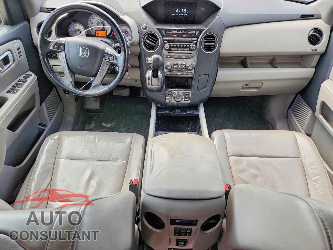 HONDA PILOT 2015 - 5FNYF4H96FB015205
