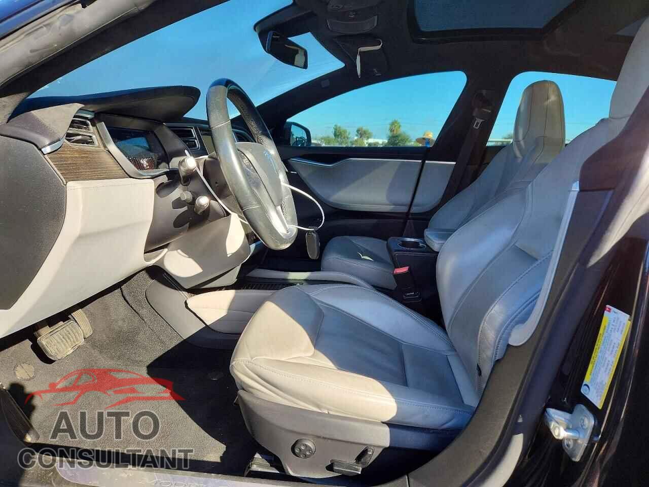 TESLA MODEL S 2015 - 5YJSA1E22FF116431