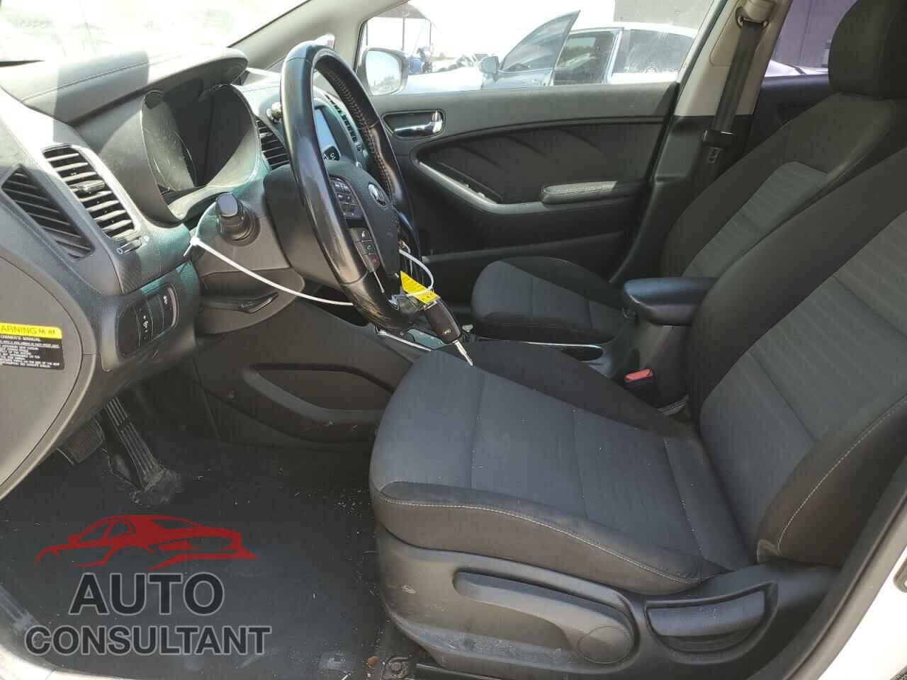 KIA FORTE 2017 - 3KPFL4A73HE109849