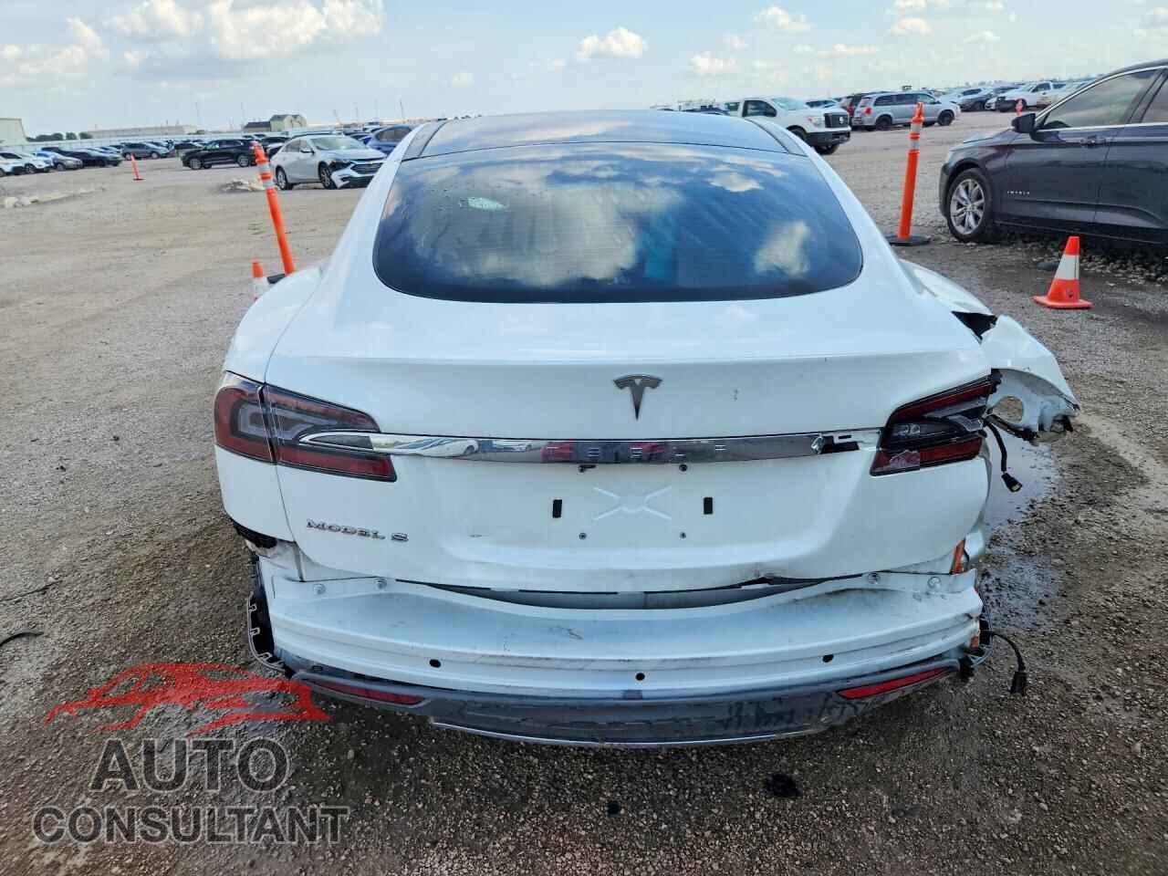 TESLA MODEL S 2015 - 5YJSA1S25FF096082