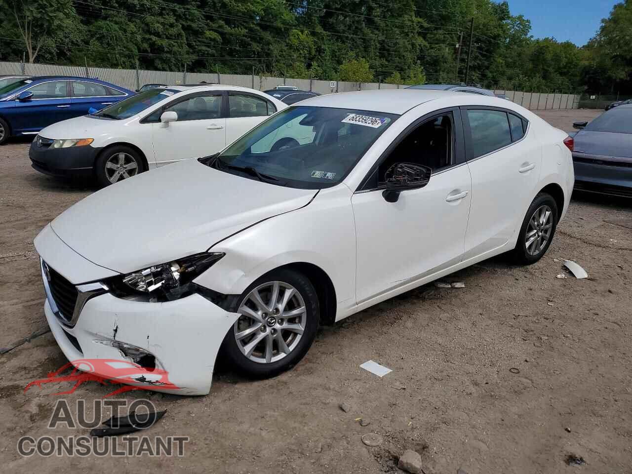 MAZDA 3 2018 - 3MZBN1U76JM231973