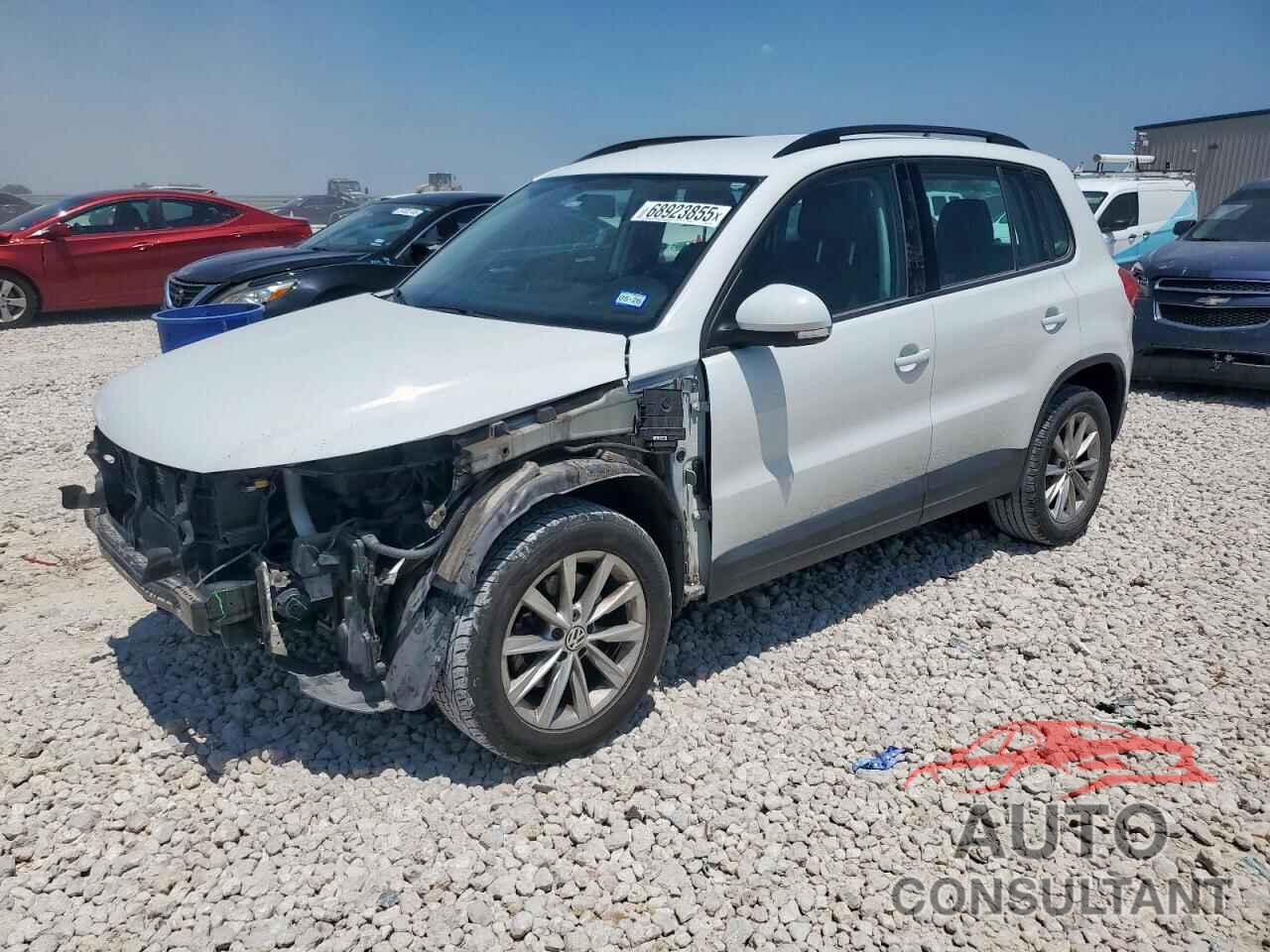 VOLKSWAGEN TIGUAN 2017 - WVGBV7AX8HK043723