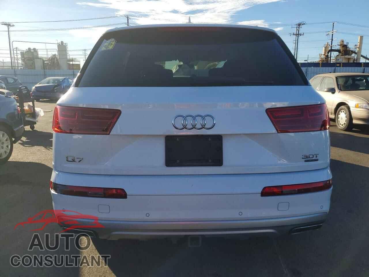 AUDI Q7 2018 - WA1AAAF76JD012072