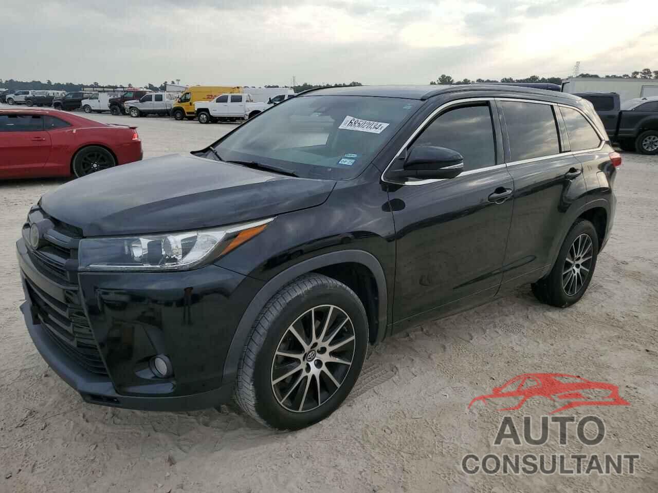 TOYOTA HIGHLANDER 2018 - 5TDKZRFH0JS535716