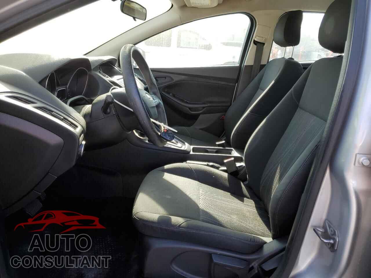 FORD FOCUS 2015 - 1FADP3E20FL364084