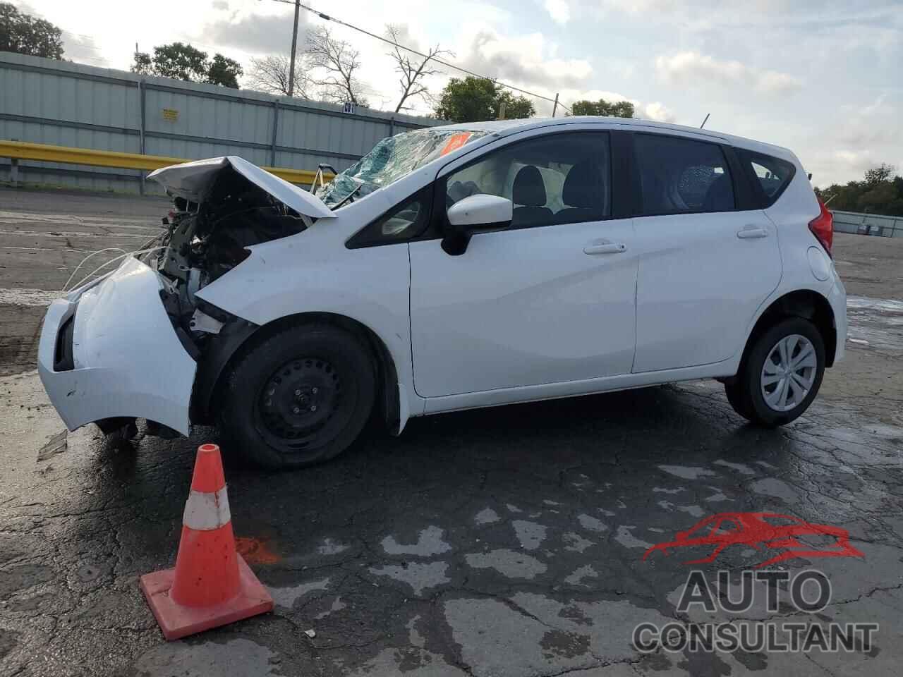 NISSAN VERSA 2018 - 3N1CE2CP9JL358840