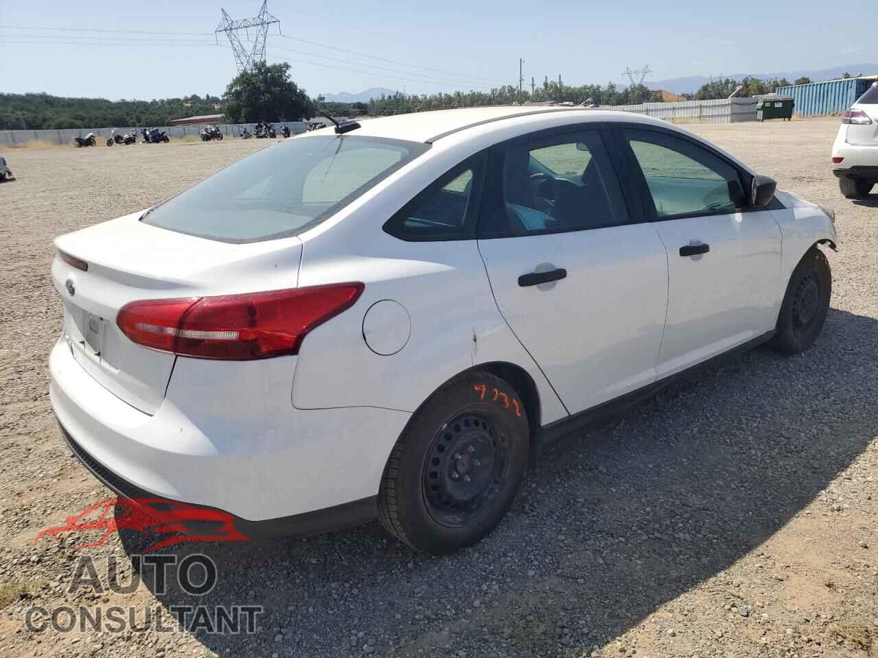 FORD FOCUS 2017 - 1FADP3E20HL242425