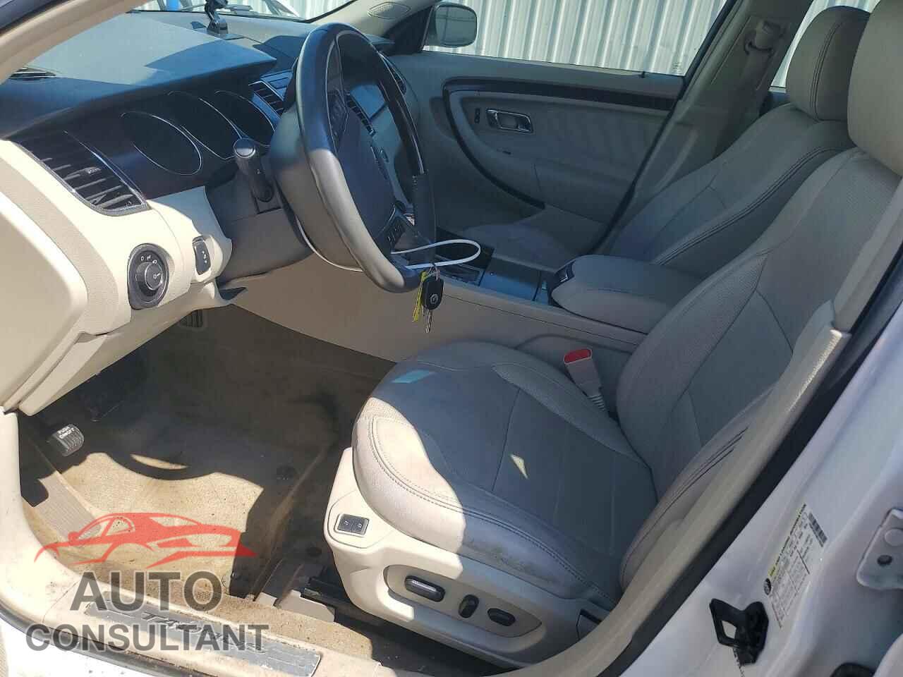 FORD TAURUS 2011 - 1FAHP2FW7BG178266