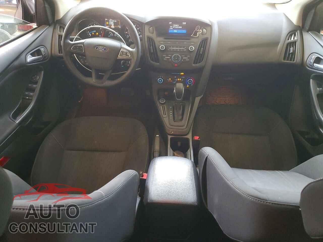 FORD FOCUS 2017 - 1FADP3F21HL318975