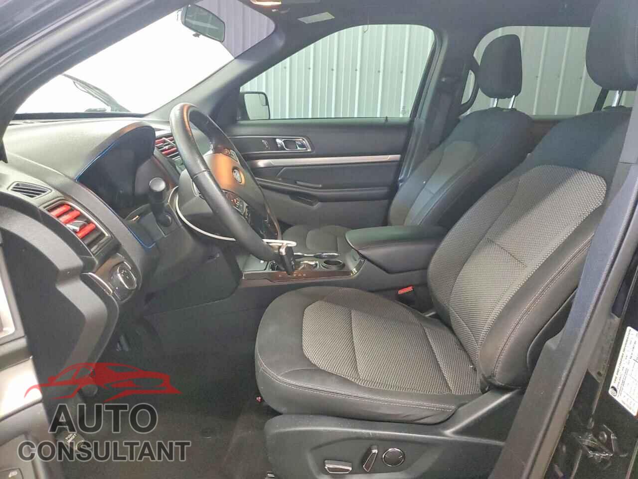 FORD EXPLORER 2018 - 1FM5K7D80JGB26033
