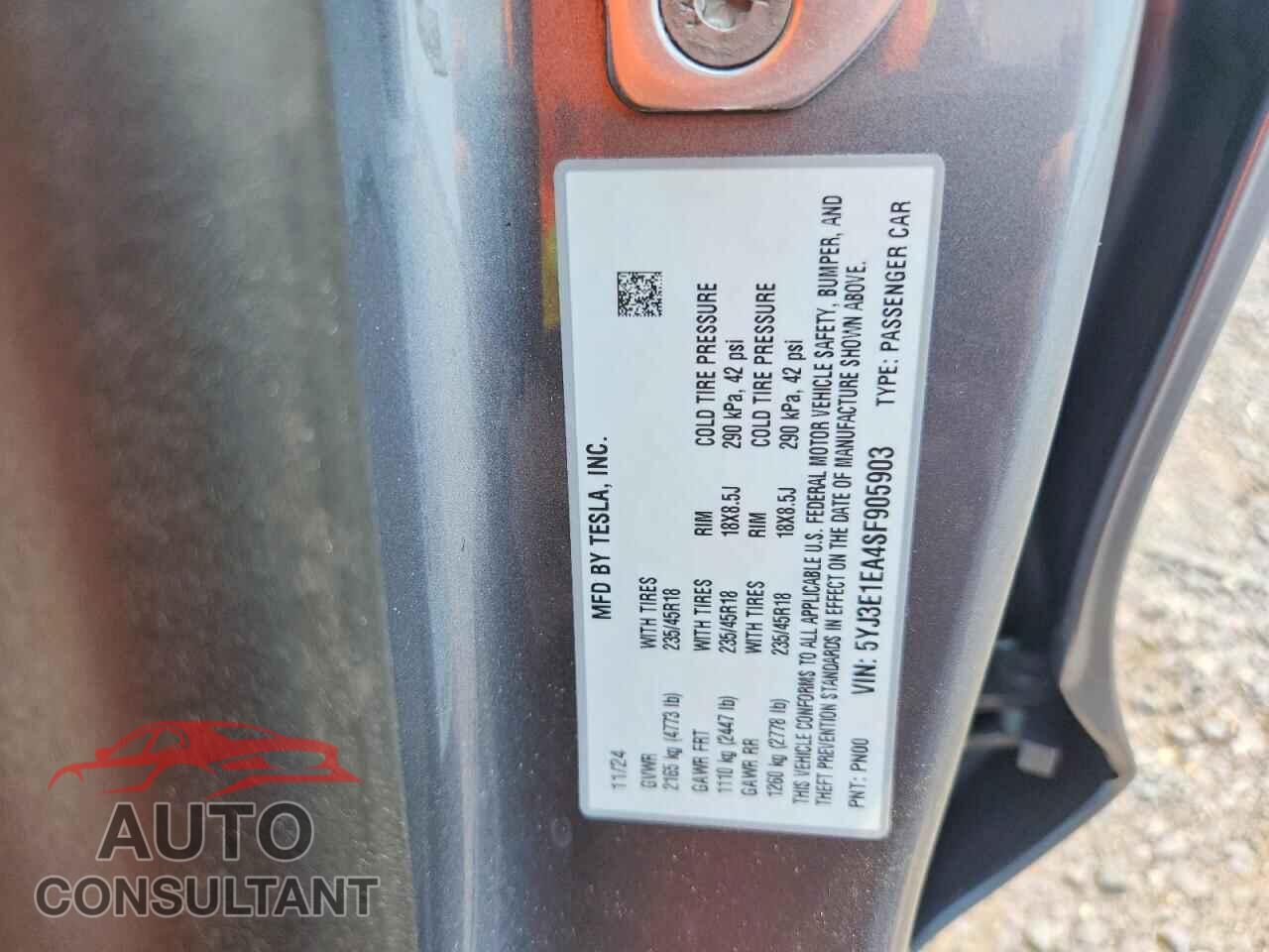 TESLA MODEL 3 2025 - 5YJ3E1EA4SF905903