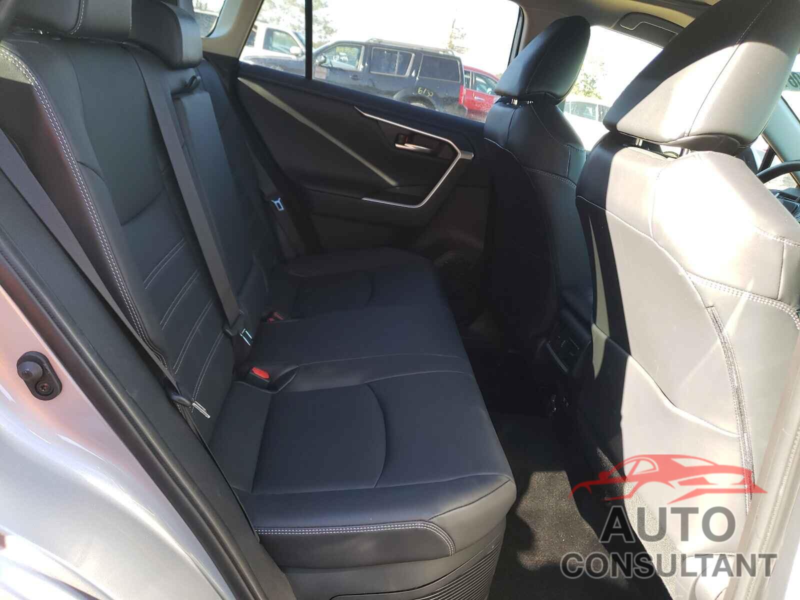 TOYOTA RAV4 2019 - JTMDWRFV5KD028623
