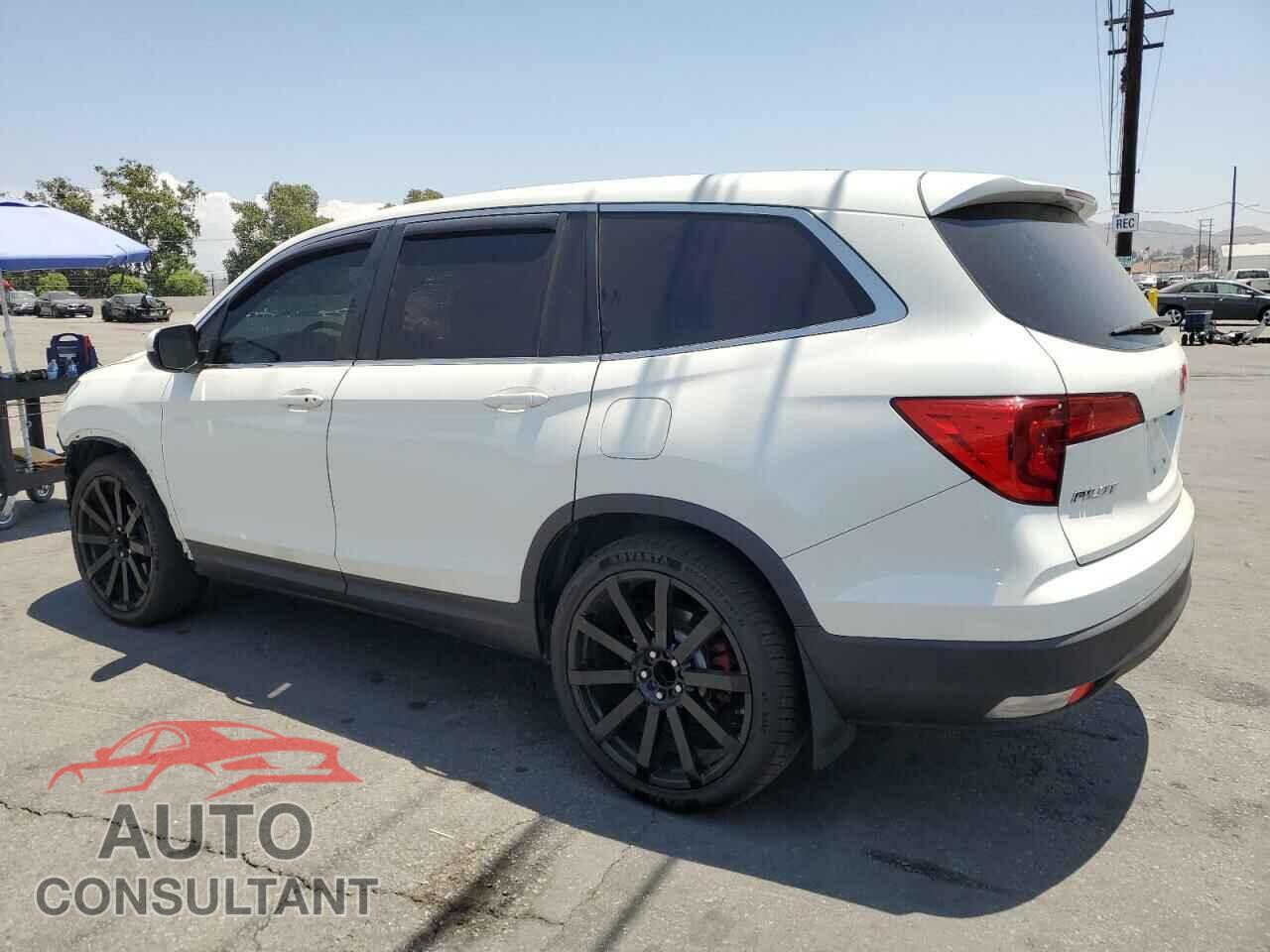 HONDA PILOT 2017 - 5FNYF5H50HB018462