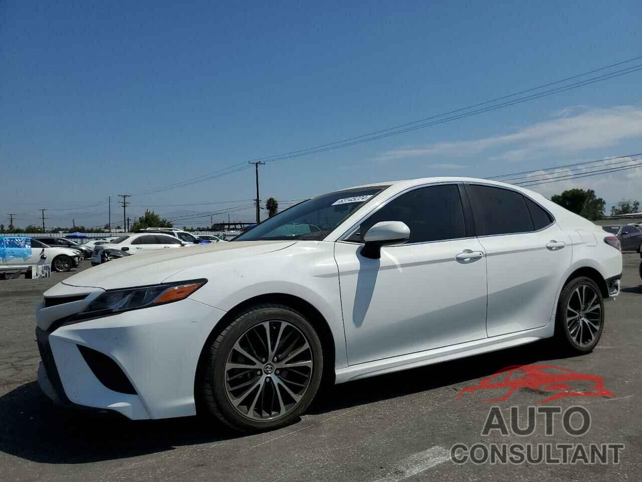 TOYOTA CAMRY 2018 - 4T1B11HK5JU143050
