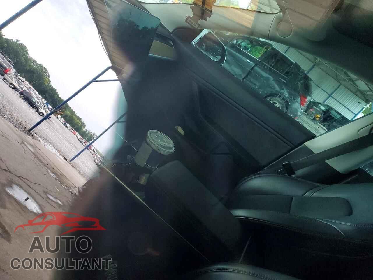 TESLA MODEL 3 2018 - 5YJ3E1EA5JF025145