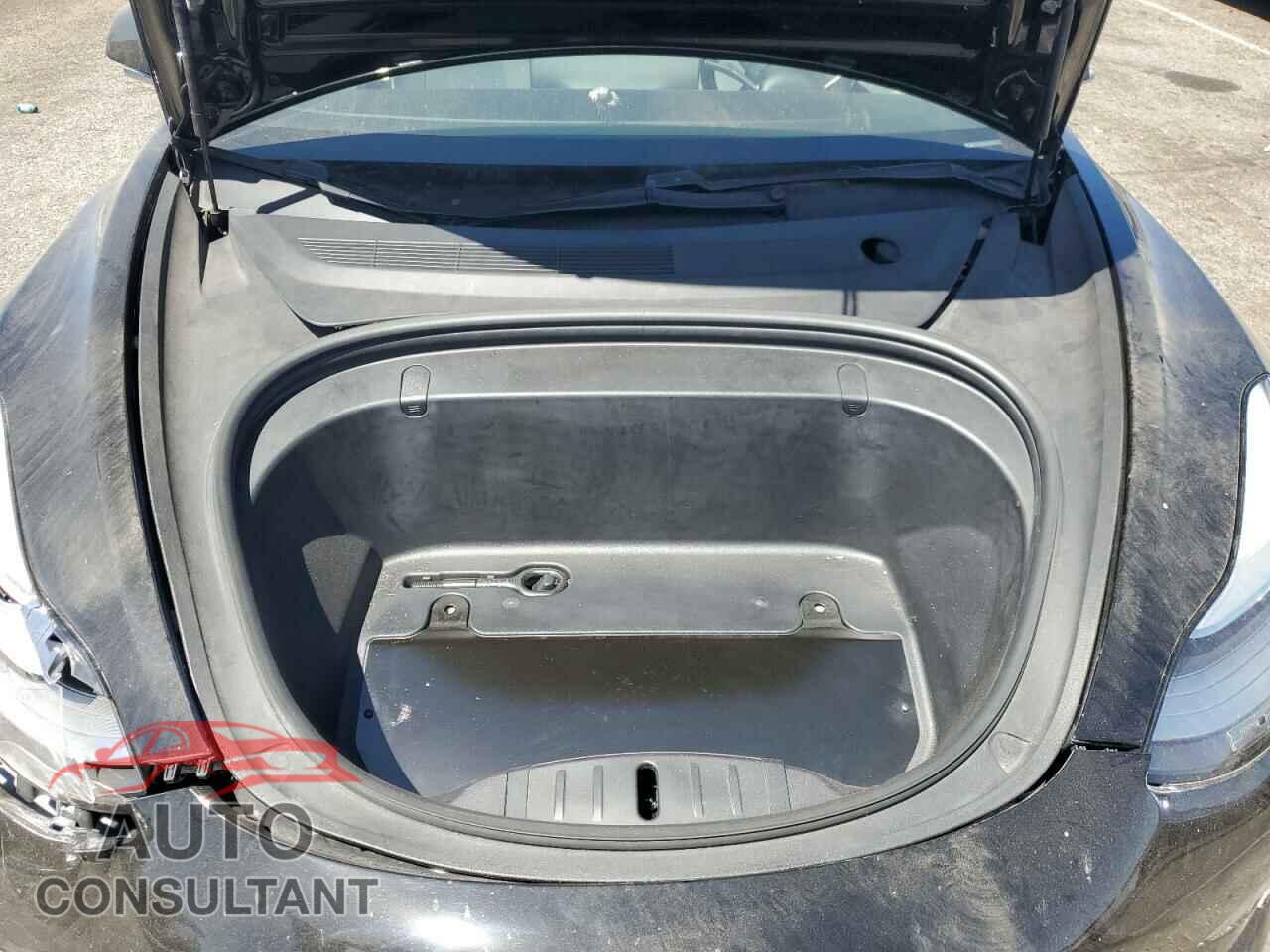 TESLA MODEL 3 2019 - 5YJ3E1EB6KF195136
