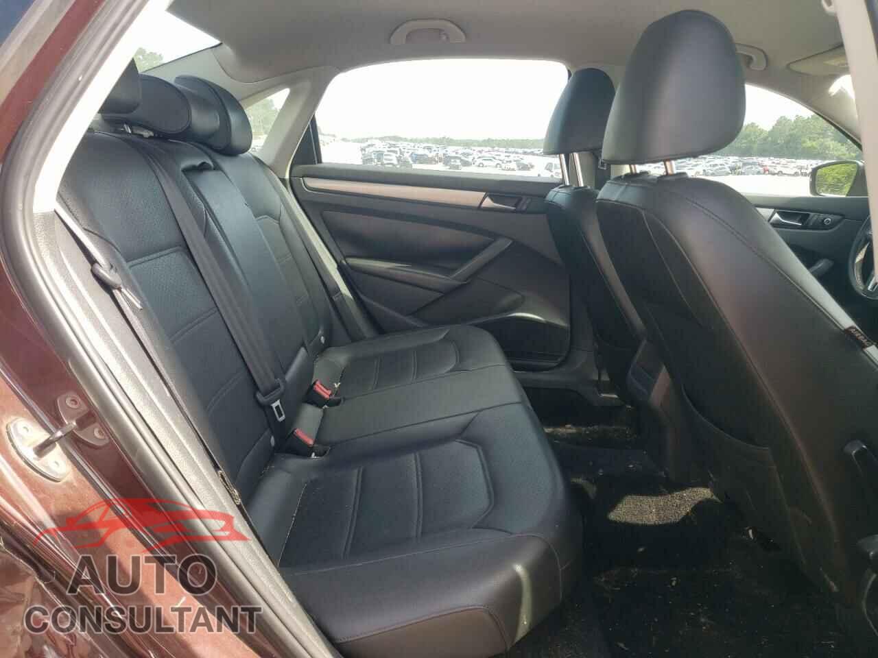 VOLKSWAGEN PASSAT 2014 - 1VWAT7A34EC059200