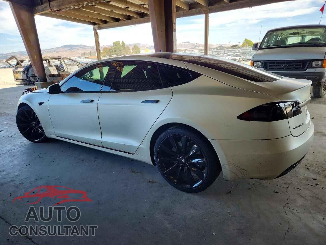 TESLA MODEL S 2017 - 5YJSA1E20HF208219