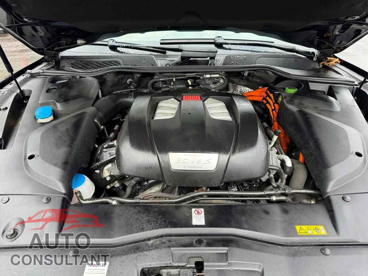 PORSCHE CAYENNE 2017 - WP1AE2A24HLA72698