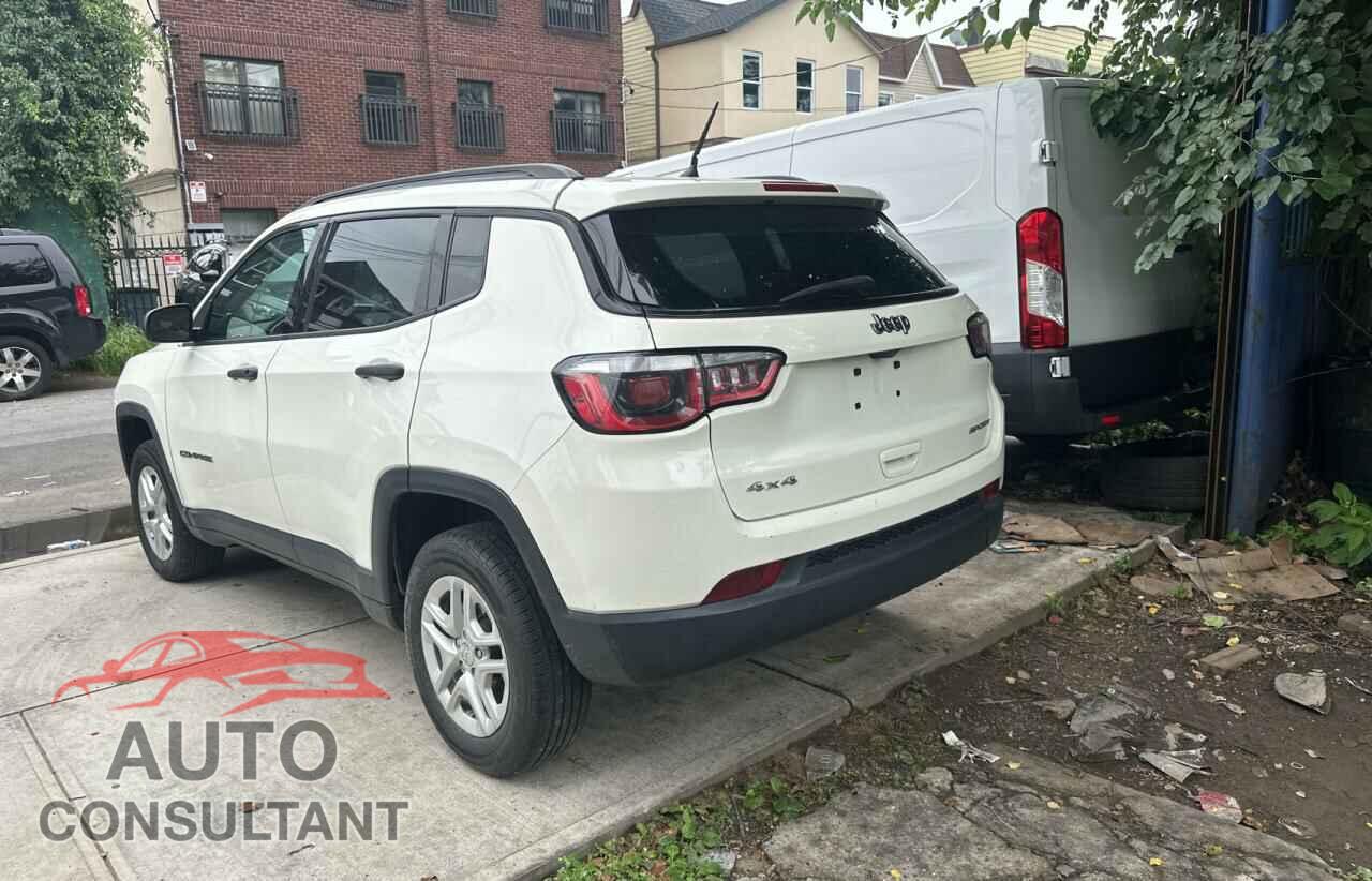 JEEP COMPASS 2018 - 3C4NJDAB8JT330600