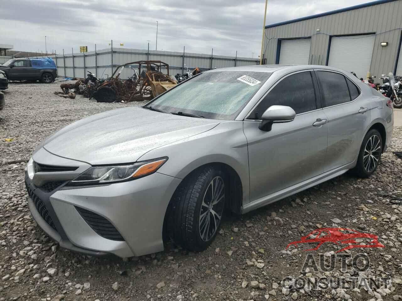 TOYOTA CAMRY 2018 - 4T1B11HK8JU648337